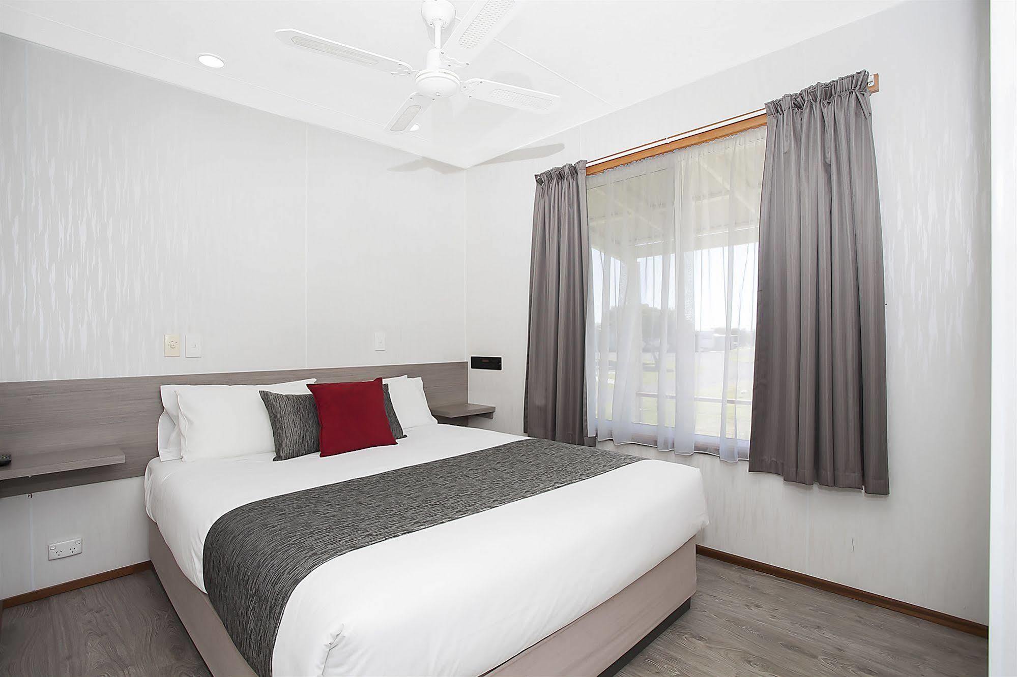 Great Ocean Road Tourist Park Hotel Peterborough Buitenkant foto